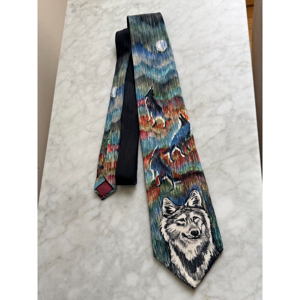 Vintage (1991) Gray Wolves WWF tie - 100% Silk